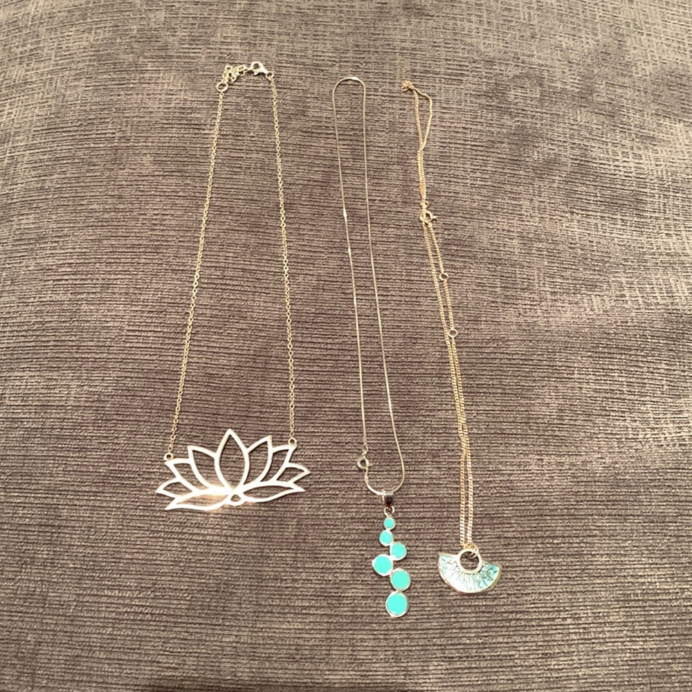 Lot of 3 necklaces